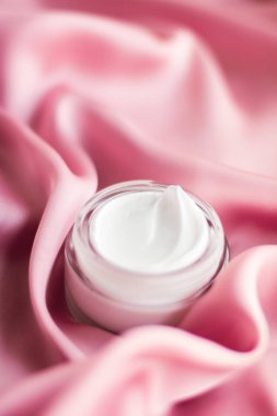 Lüks yüz kremi kavanoz yumuşak pembe ipek