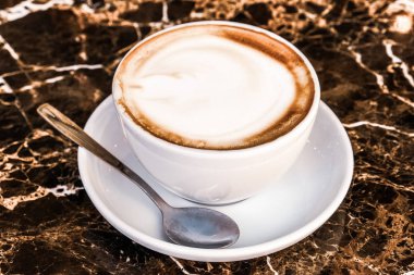 Kapuçino bir restoranda bir kahve molası