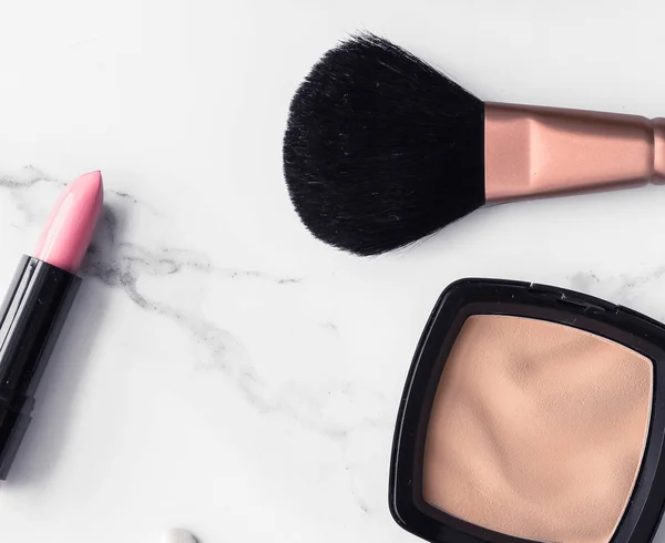 Make-up and cosmetics flatlay on marble — Stock Photo, Image