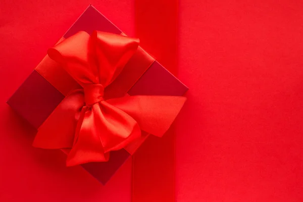 Luxury holiday gifts on red — Stock Photo, Image