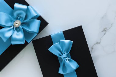 Lüks tatil hediye mermer üzerinde