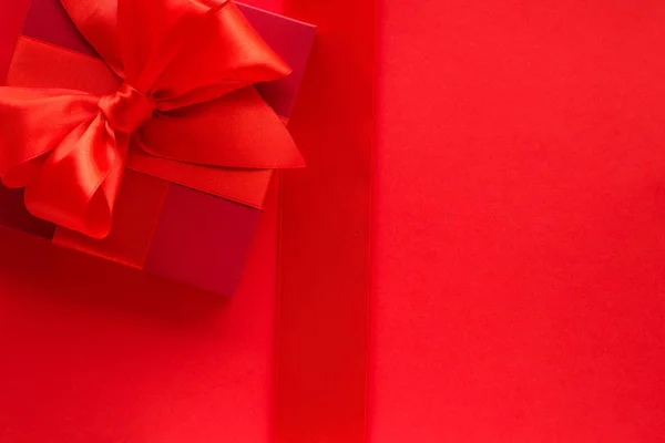 Luxury holiday gifts on red — Stock Photo, Image