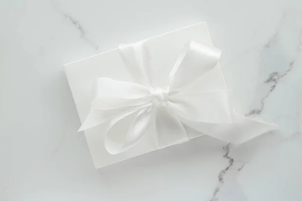 Luxury wedding gifts on marble — Stock Photo, Image