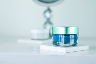 Güzellik maskesi, lüks nemlendirici kozmetik ürün.