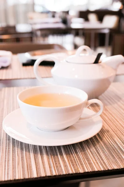 Green herbal tea in a restaurant, five o'clock — Stock Photo, Image