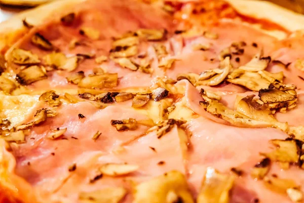 İtalya'da pizzacı geleneksel İtalyan pizza, gastronomik trav