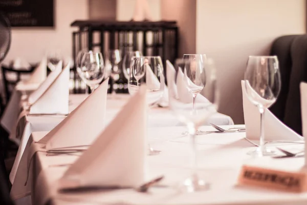 Restaurante mesa, decoración interior clásica — Foto de Stock