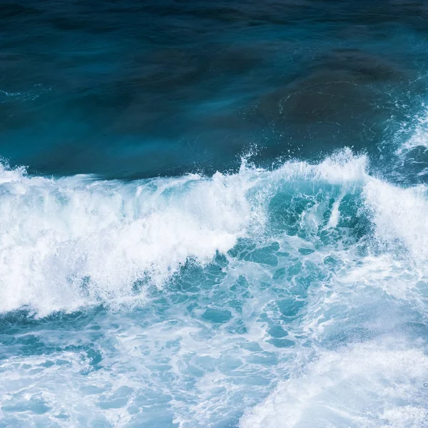 Okyanus manzarası, mükemmel seyahat ve tatil yeri.