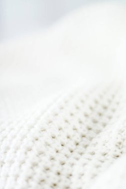 Sıcak örme giysiler, yumuşak ve beyaz