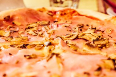 İtalya'da pizzacı geleneksel İtalyan pizza, gastronomik trav