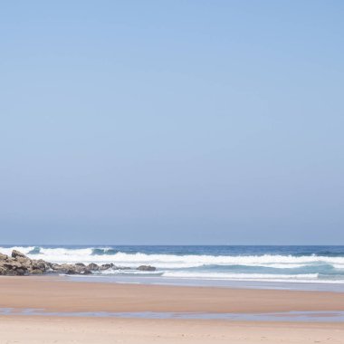 Okyanus manzarası, mükemmel seyahat ve tatil yeri.
