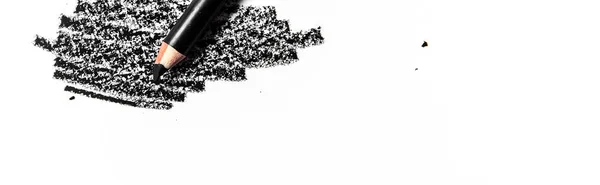 Інсульт чорного ока олівцем крупним планом ізольований на білому тлі — стокове фото