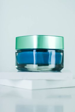 Güzellik maskesi, lüks nemlendirici kozmetik ürün.