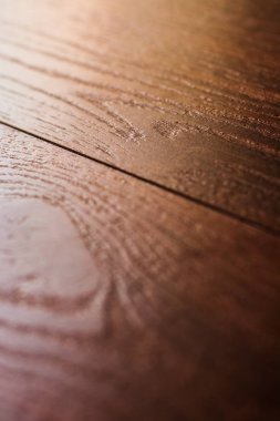 Kırmızı ahşap doku, iç tasarım