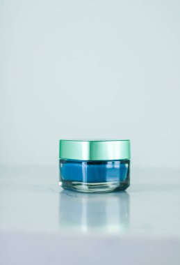 Güzellik maskesi, lüks nemlendirici kozmetik ürün.