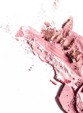 Ezilmiş göz farı, toz ve sıvı temeli yakın çekim izole