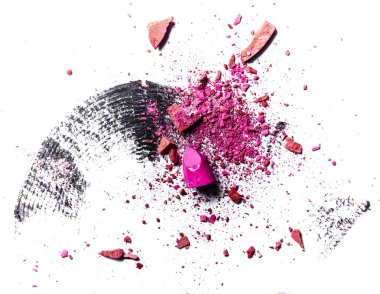 Grunge maskara fırça inme, ruj ve göz farı yakın çekim iso