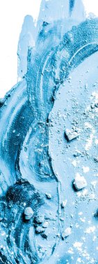 Arka plan olarak sanatsal ruj lekesi ve ezilmiş göz farı