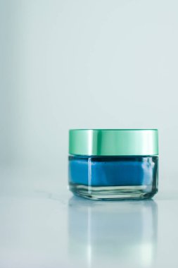 Güzellik maskesi, lüks nemlendirici kozmetik ürün.