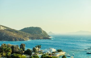 Yaz aylarında Akdeniz kıyıları ve adalar, yat seyir trav