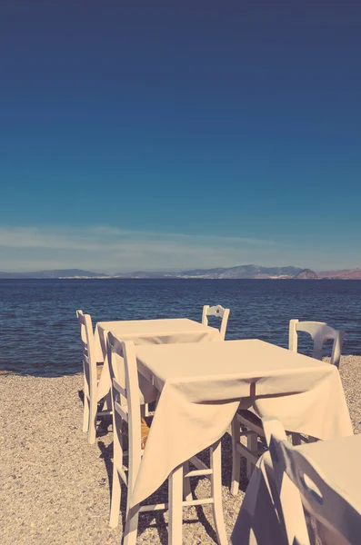 Restaurace u moře, Středomořská dovolená — Stock fotografie