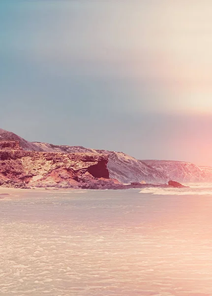 Vista de la costa del océano, viaje perfecto y destino de vacaciones — Foto de Stock