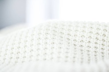 Sıcak örme giysiler, yumuşak ve beyaz