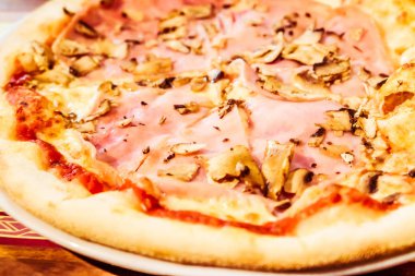 İtalya'da pizzacı geleneksel İtalyan pizza, gastronomik trav