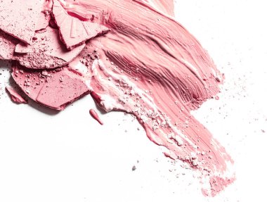 Ezilmiş göz farı, toz ve sıvı temeli yakın çekim izole