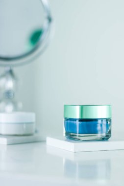 Güzellik maskesi, lüks nemlendirici kozmetik ürün.