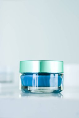 Güzellik maskesi, lüks nemlendirici kozmetik ürün.