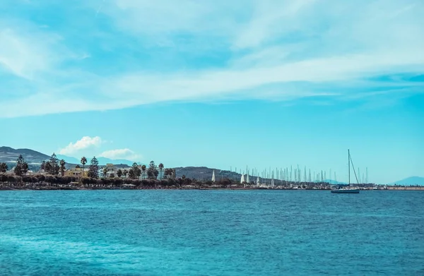 Όμορφη θέα σε μια θάλασσα ακτή, ταξίδι φόντο — Φωτογραφία Αρχείου