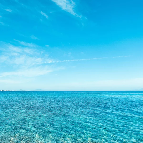 Prachtig uitzicht op een Zeekust, reis achtergrond — Stockfoto