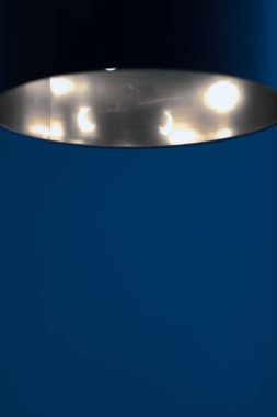 Bir odada gümüş lamba, zarif modern ev dekor aydınlatma