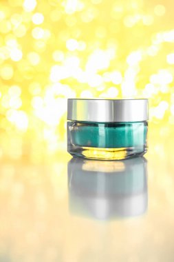 Güzellik maskesi, lüks nemlendirici kozmetik ürün.