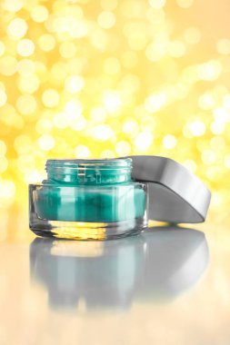 Güzellik maskesi, lüks nemlendirici kozmetik ürün.