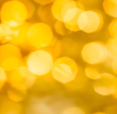 Göz kamaştırıcı altın, pırıl pırıl, lüks tatil geçmişi.