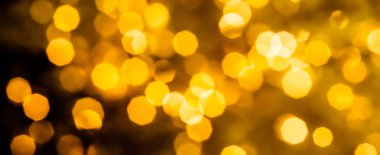 Göz kamaştırıcı altın, pırıl pırıl, lüks tatil geçmişi.