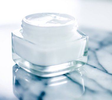 Mavi mermer taş üzerinde nemlendirici Güzellik yüz kremi, Cilt Bakımı