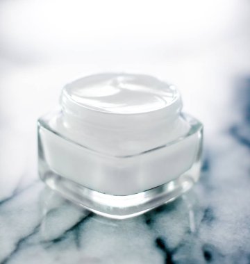 Mavi mermer taş üzerinde nemlendirici Güzellik yüz kremi, Cilt Bakımı