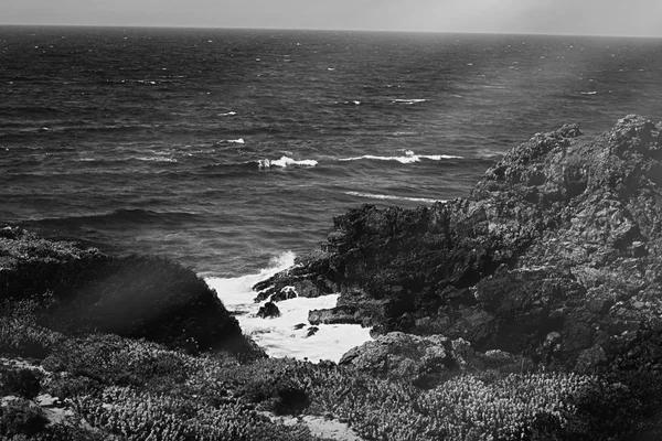 Vue sur la côte de l'océan, destination de voyage et de vacances parfaite — Photo