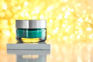 Güzellik maskesi, lüks nemlendirici kozmetik ürün.