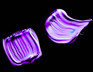 Mor Neon boya fırça inme doku siyah giriş üzerinde izole