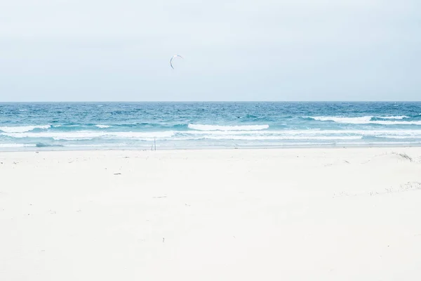 Vista sulla costa dell'oceano, viaggio perfetto e meta di vacanza — Foto Stock