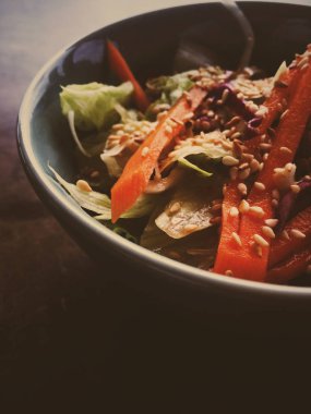 Vejetaryen asya sebze salatası Japon re bir kase servis