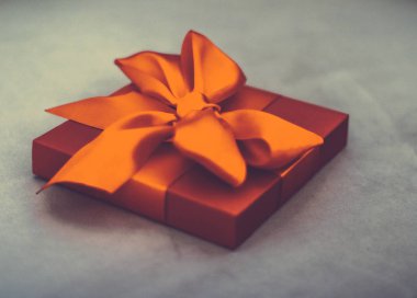 İpek şerit ve yay ile Vintage lüks tatil turuncu hediye kutusu,