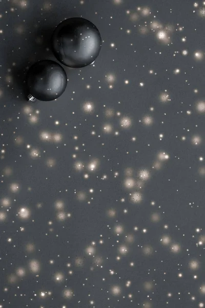 Boules de Noël noires avec éclat de paillettes de neige, marque de luxe wi — Photo