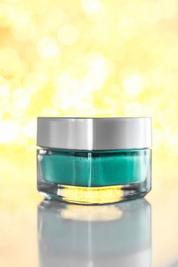 Güzellik maskesi, lüks nemlendirici kozmetik ürün.