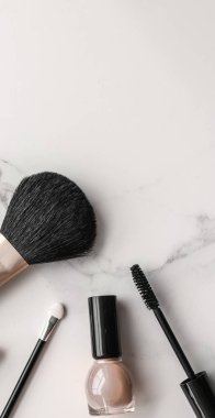 Makyaj ve kozmetik ürünleri mermer, düz arkaplan