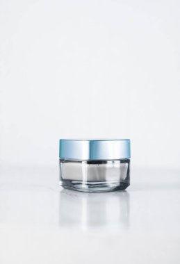 Güzellik maskesi, lüks nemlendirici kozmetik ürün.